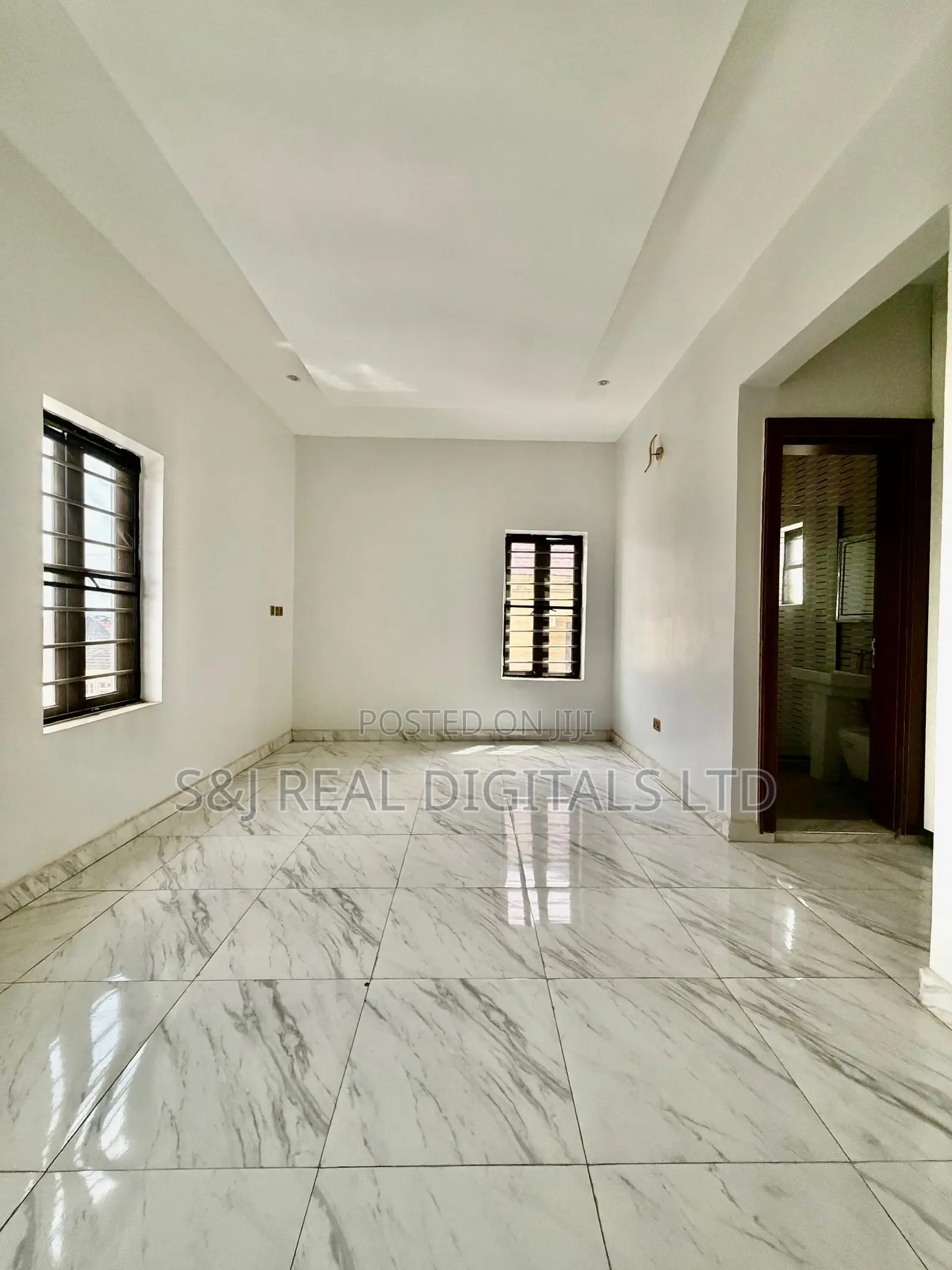 6bdrm Duplex in Karsana for sale