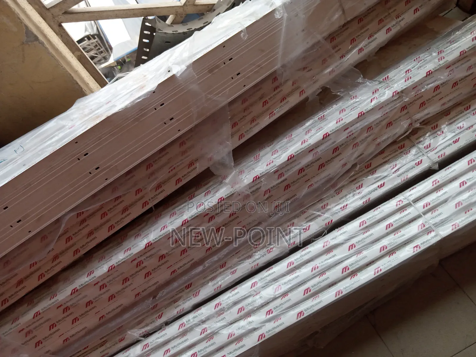 3 Compartment Pvc Trunking – Multi-channel Cable Management Trunking