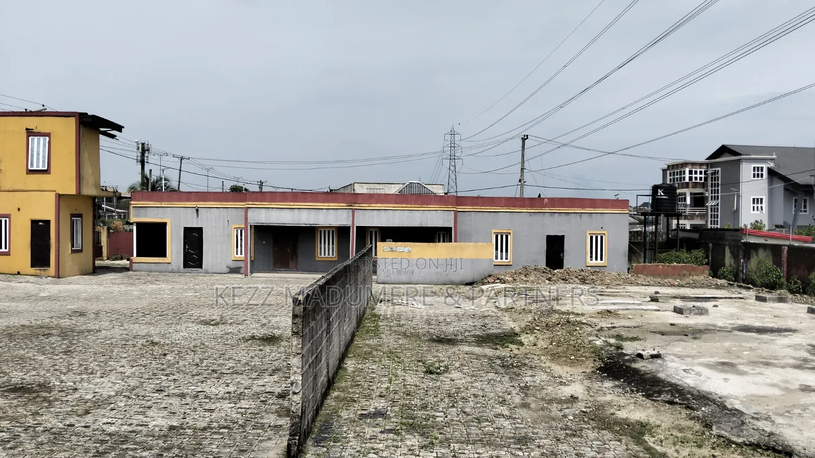 To Let / Lease : 5 Rooms Office on 3 Plots, Eliozu, Port Harcourt