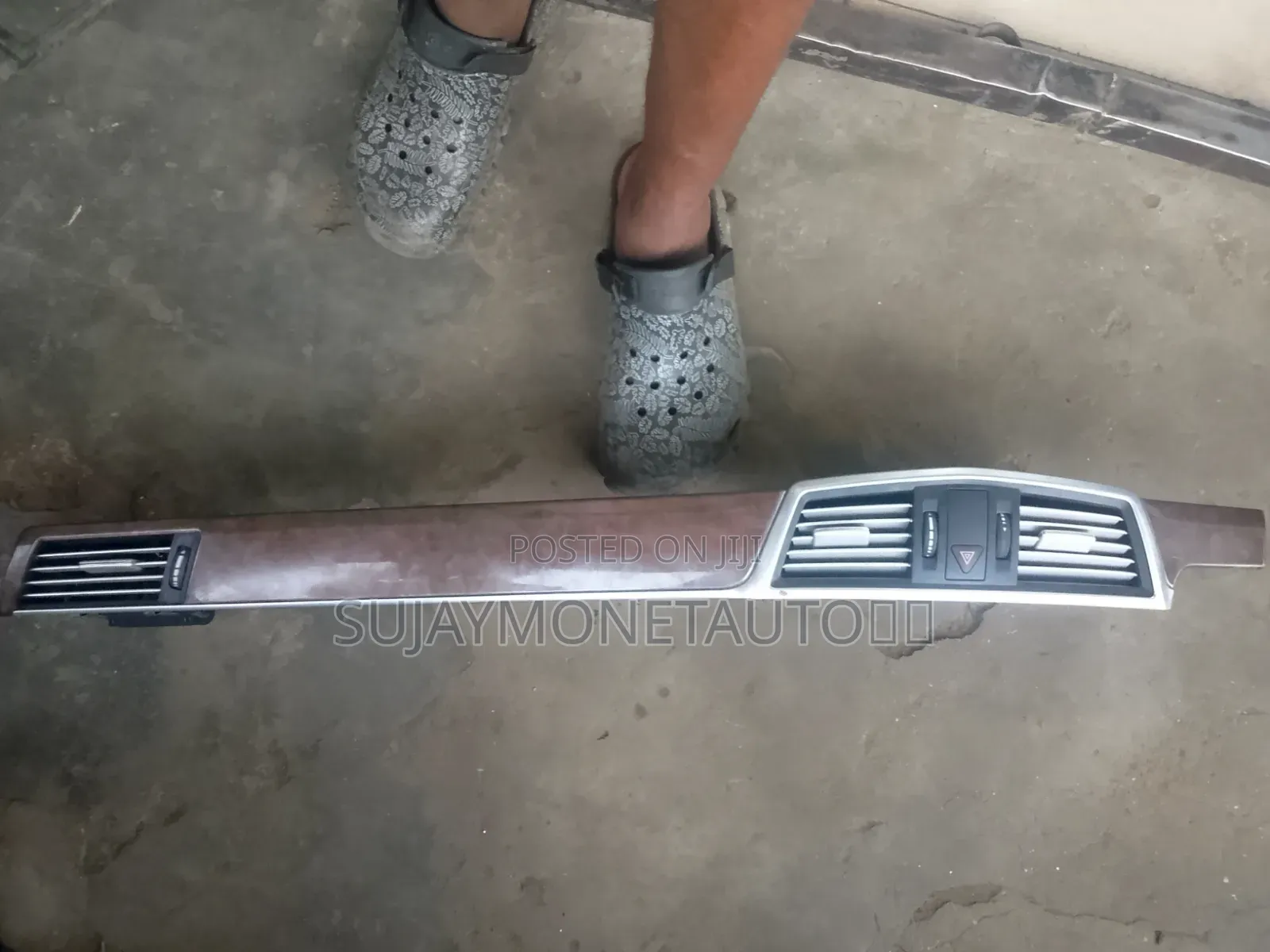 Mercedes Benz Dashboard 212 Ac Vent and Chrome