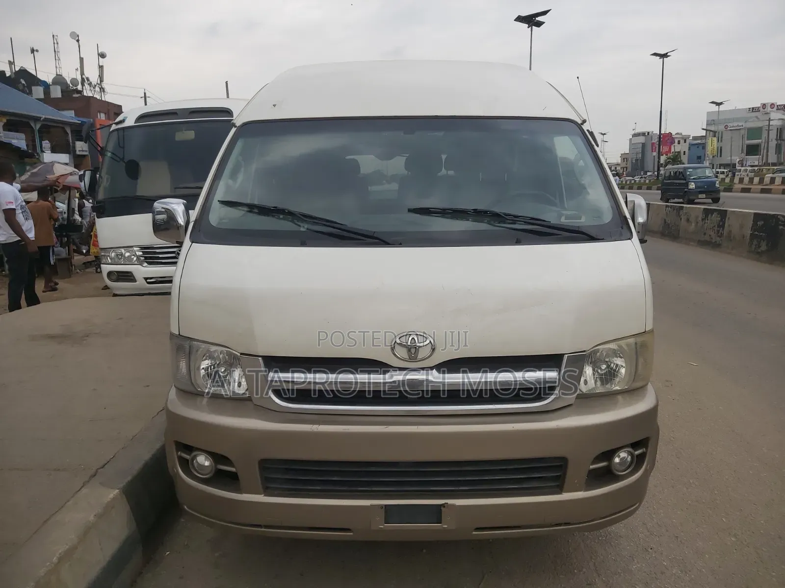 Toyota HiAce 2016 White