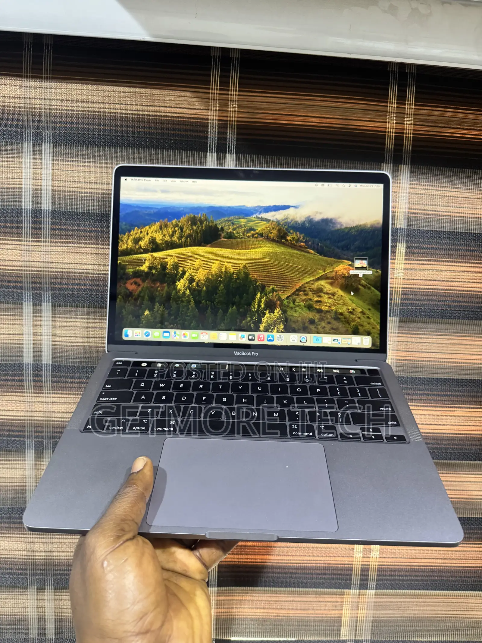 Laptop Apple MacBook Pro 2020 16GB Intel Core i7 SSD 512GB