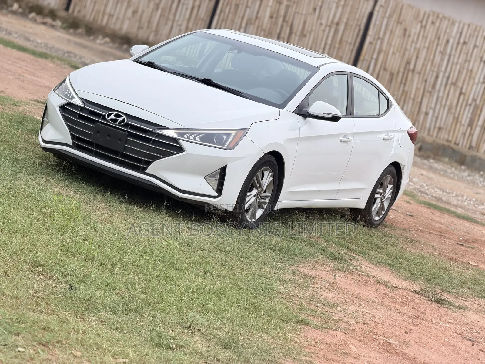 Hyundai Elantra Value Edition 2019 White