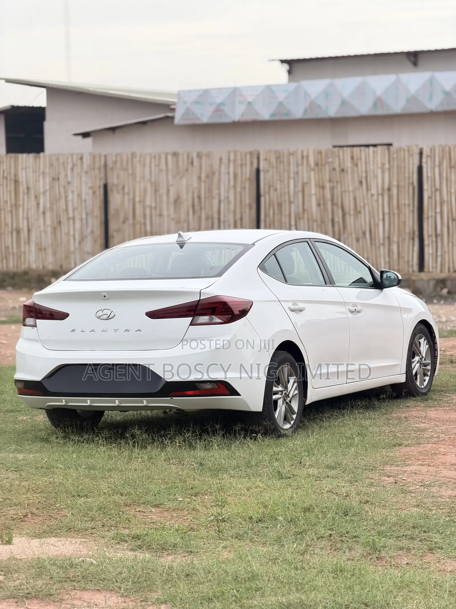 Hyundai Elantra Value Edition 2019 White