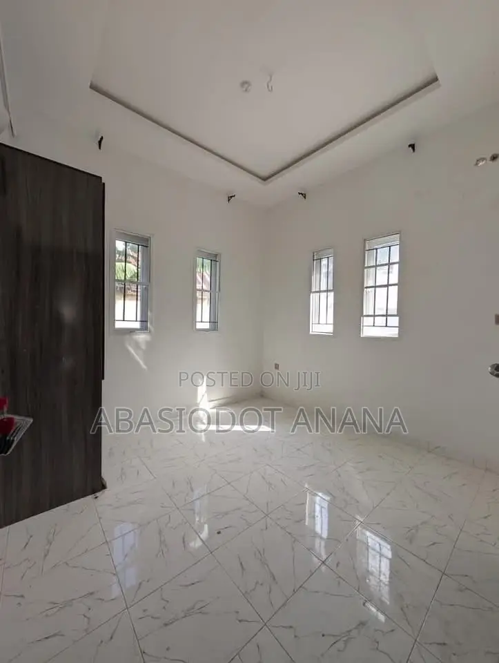 4bdrm Apartment in Shelter Afrique, Uyo for rent