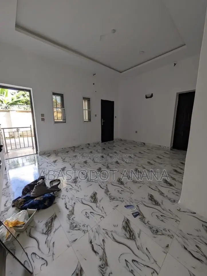 4bdrm Apartment in Shelter Afrique, Uyo for rent