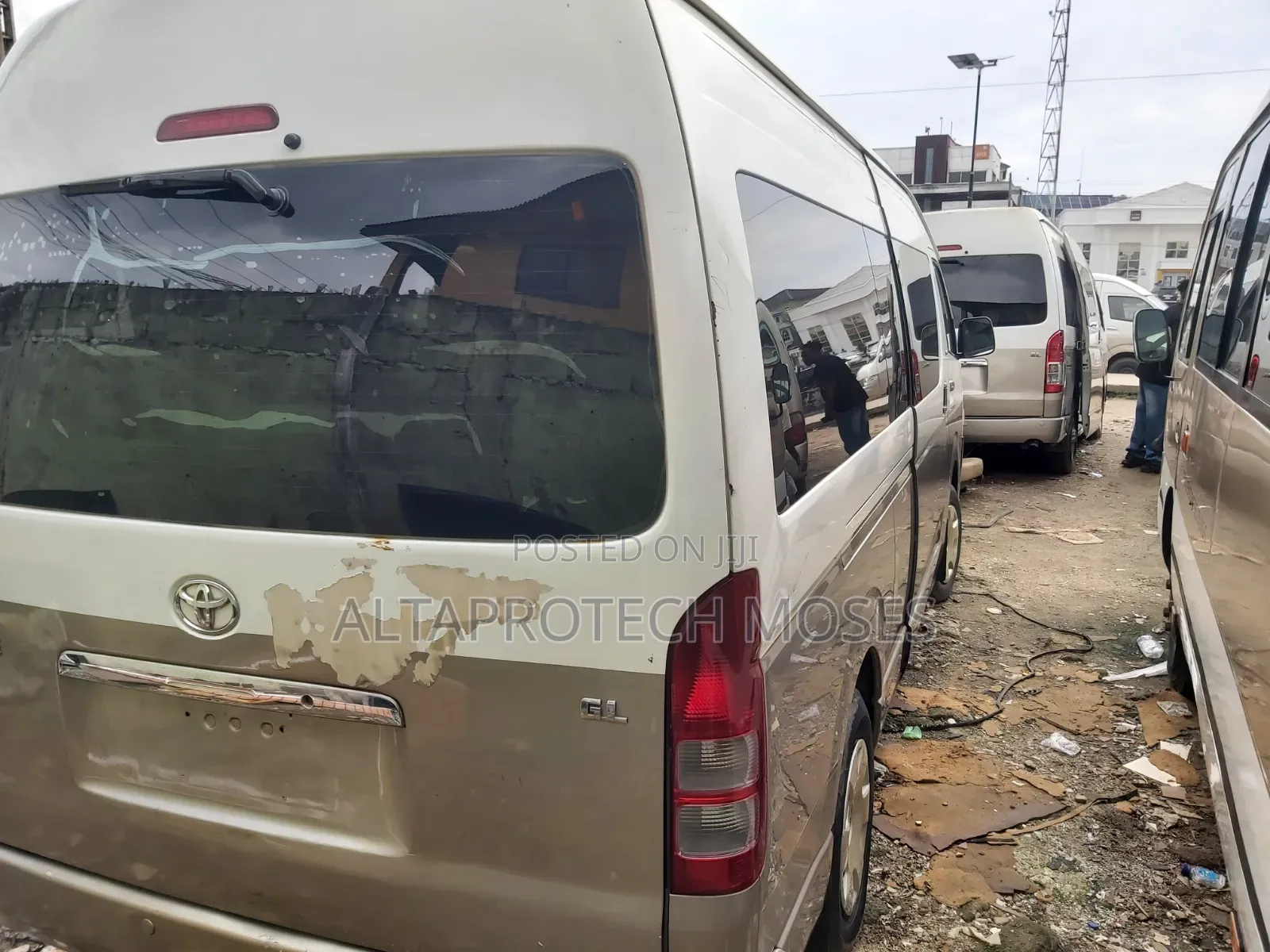 Toyota HiAce 2016 White
