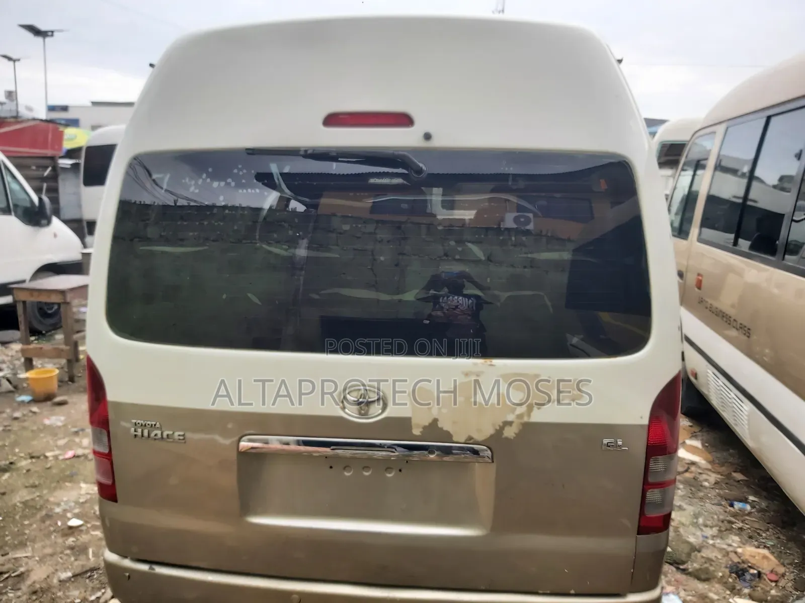 Toyota HiAce 2016 White