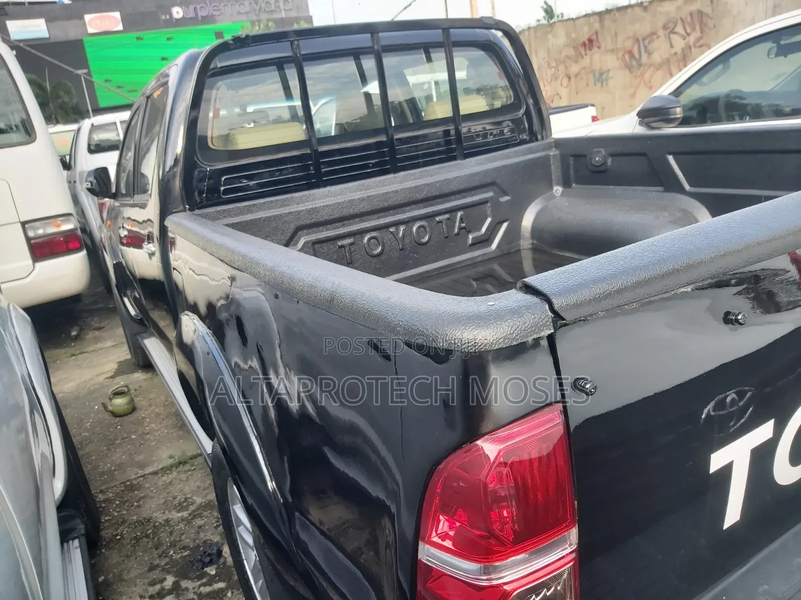 Toyota Hilux 2015 Black