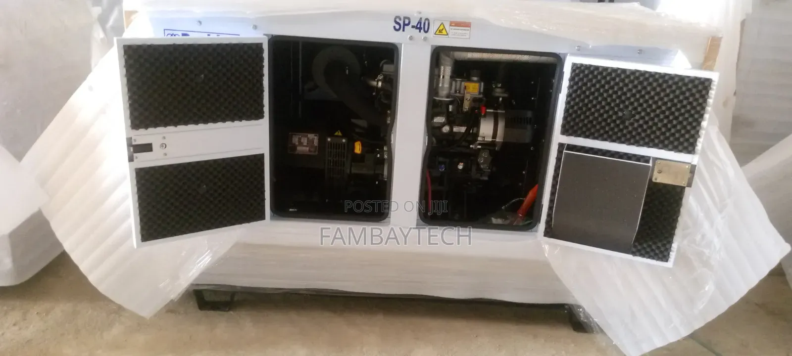 Original Perkins 40kva Diesel Generator With Soundproof Canopy