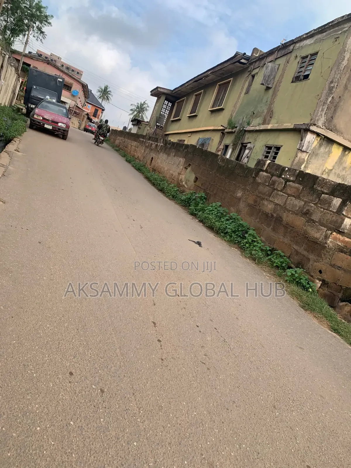 15bdrm Apartment in Agbowo, Ibadan for sale