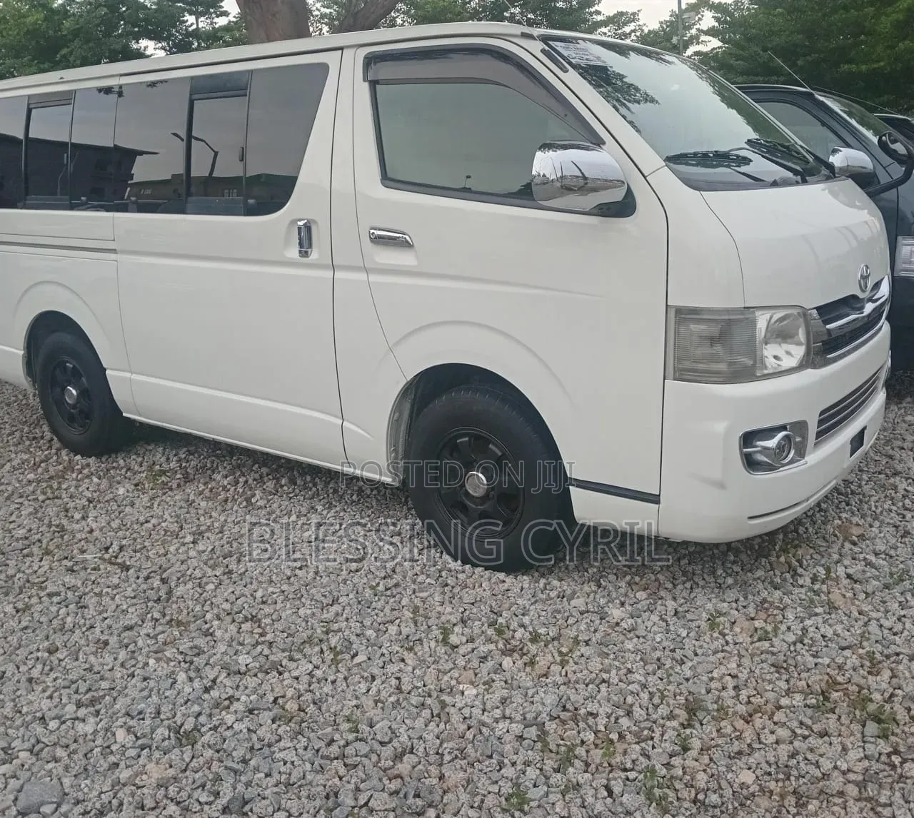 Toyota HiAce 2012 White
