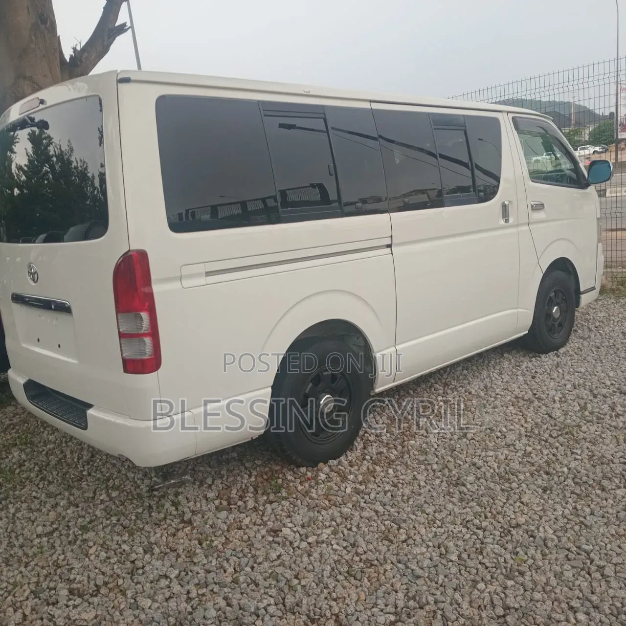 Toyota HiAce 2012 White