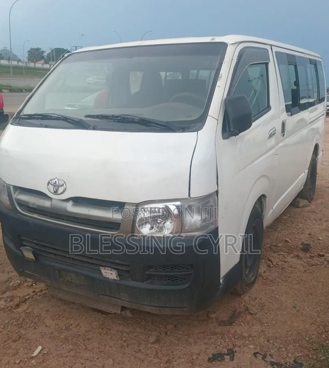 Toyota HiAce 2010 White