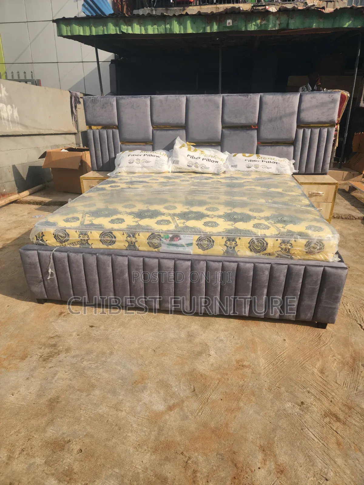 Grey 6by7 Bed With Wooden Side Drawers