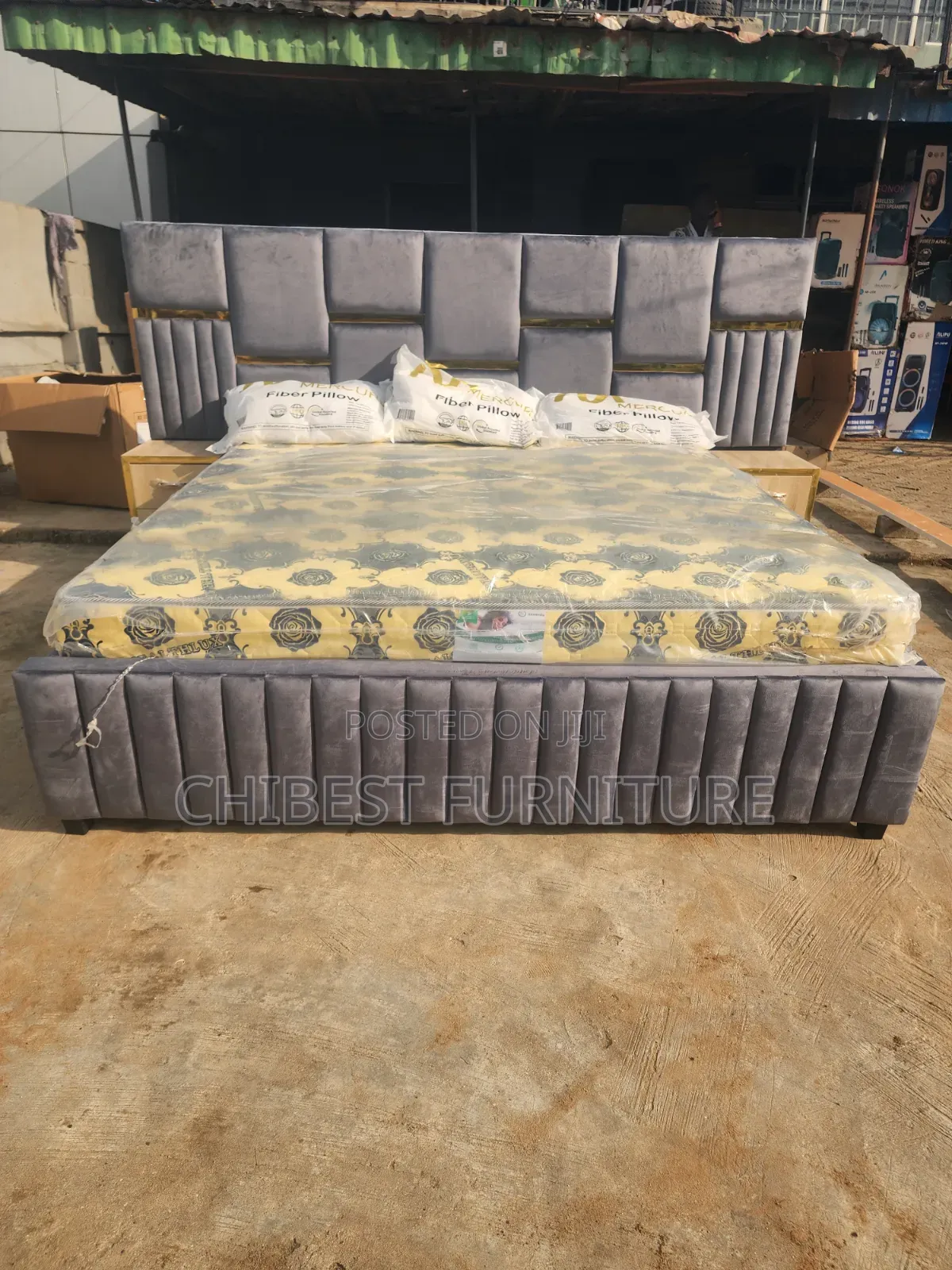 Executive 6by7 Bed With Wooden Side
