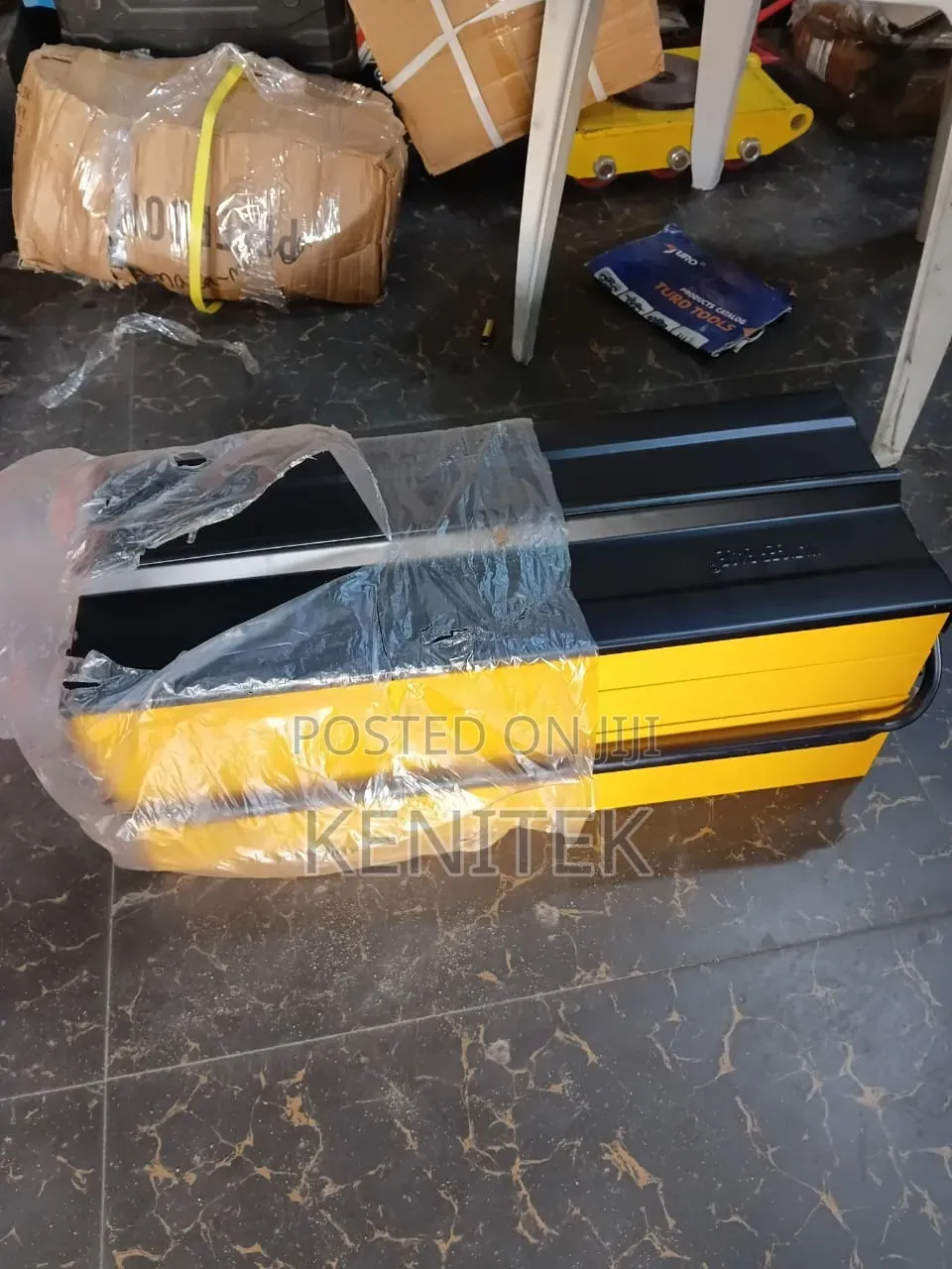 Heavy-Duty Cantilever Tool Box (Metal Portable Toolbox)