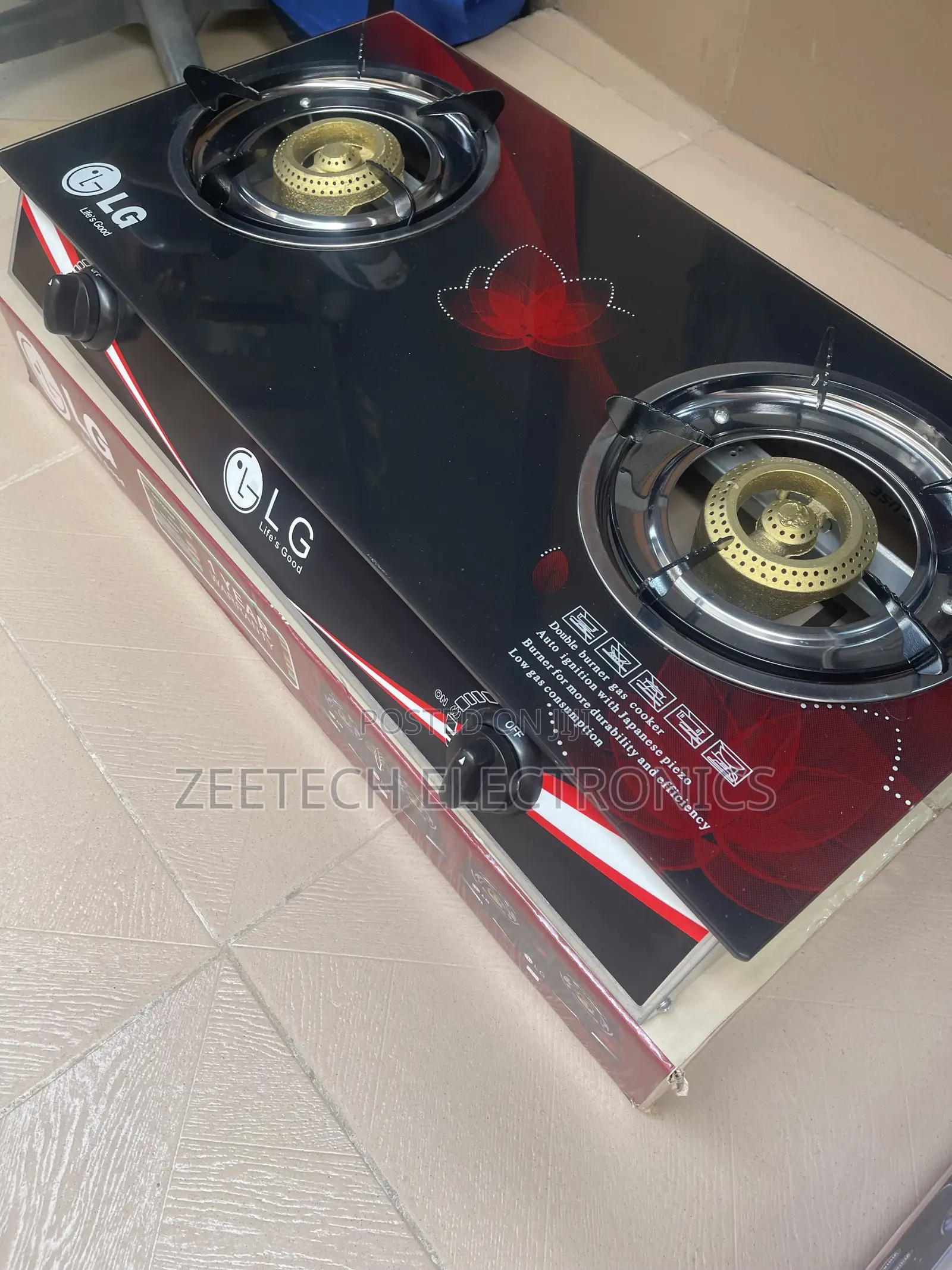 Lg Cooker Features Two Burners With Brass Components