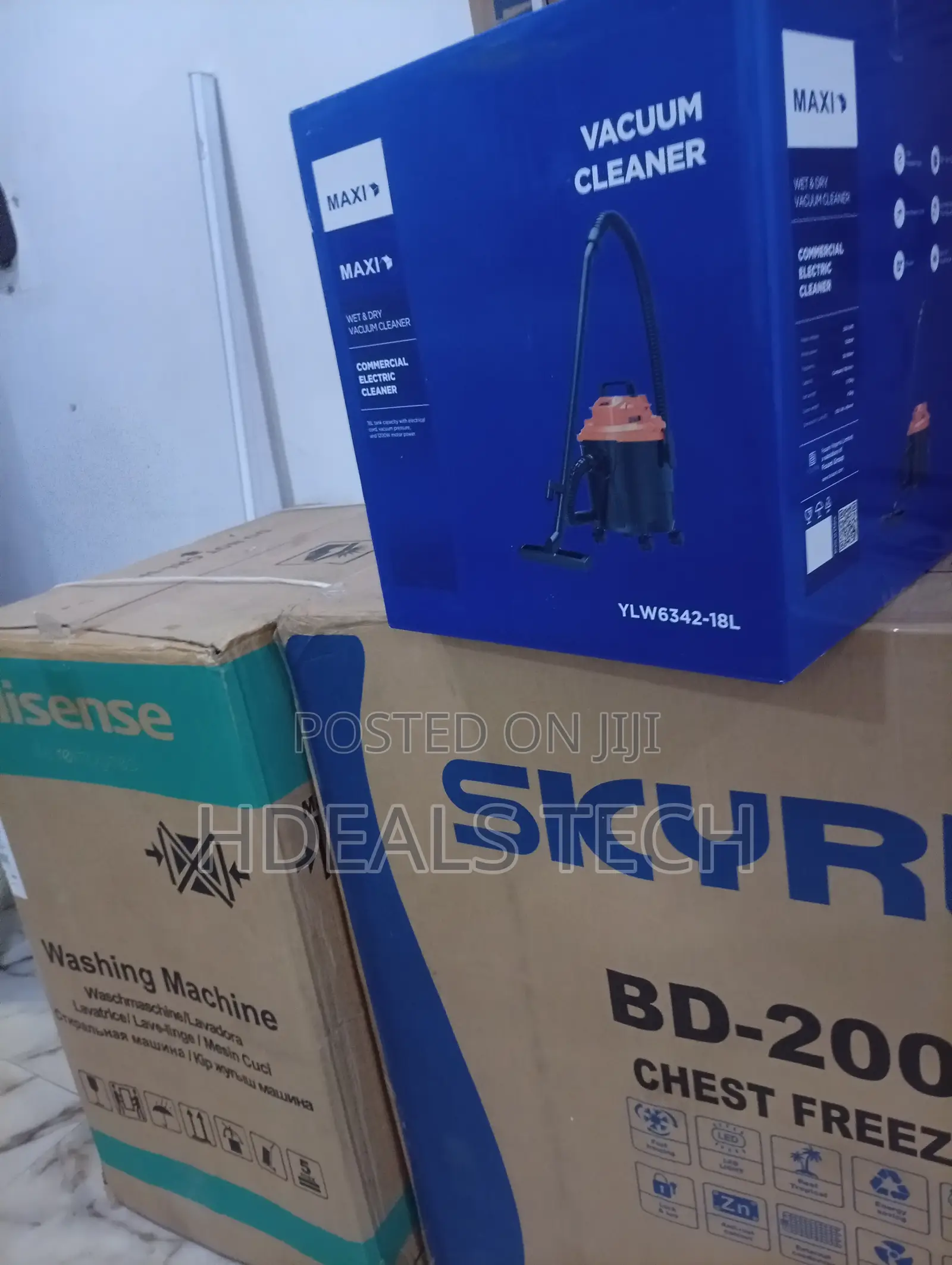 Maxi Wet and Dry Vacuum Cleaner for All Surfaces