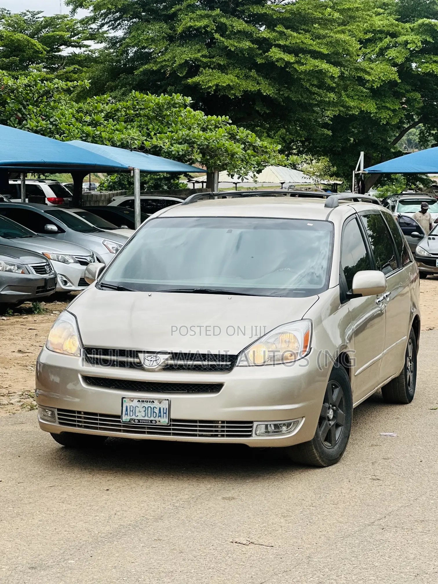 Toyota Sienna 2003 Gold