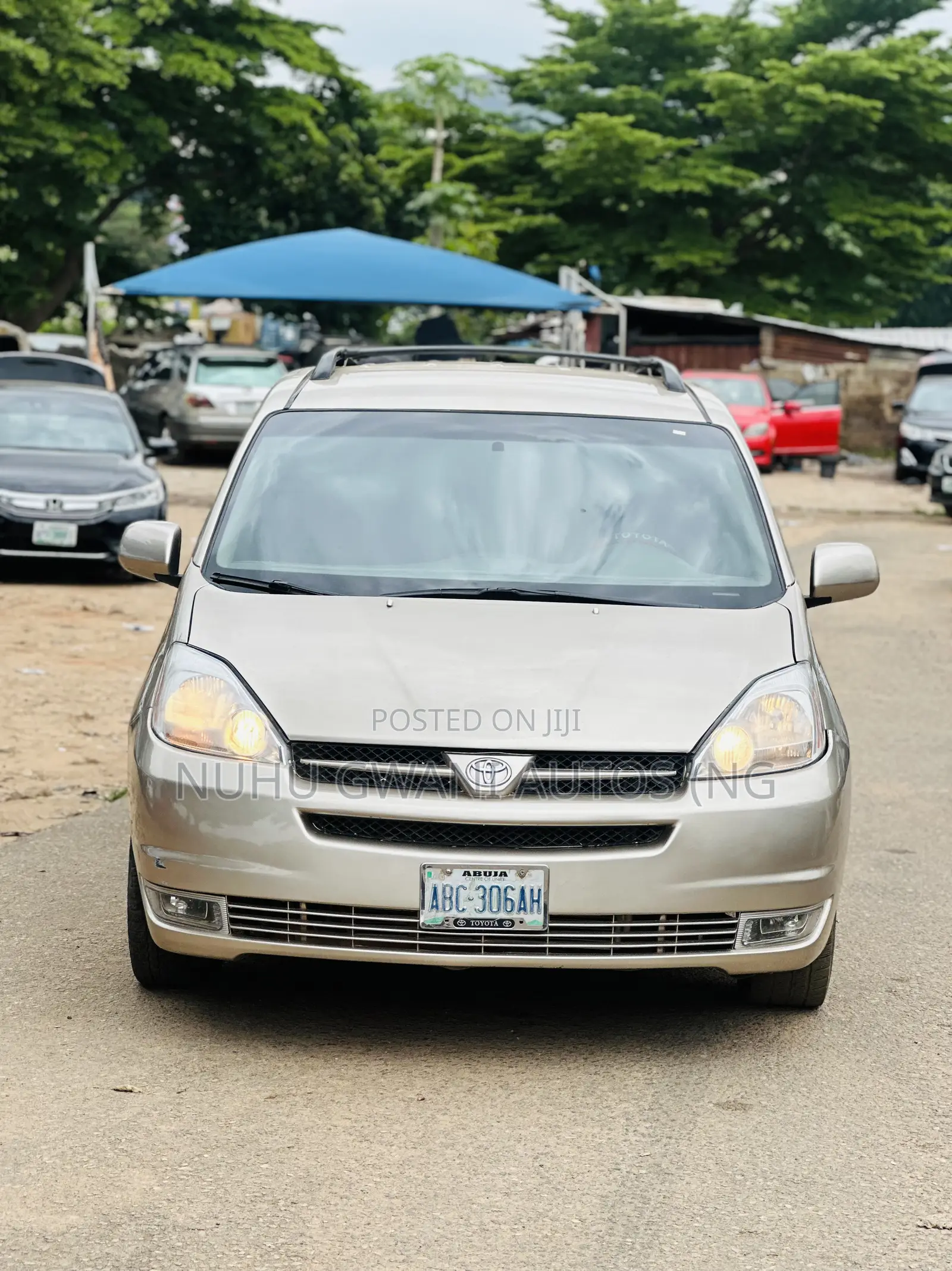 Toyota Sienna 2003 Gold