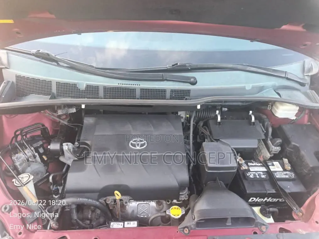 Toyota Sienna L FWD 7 Passenger 2013 Red
