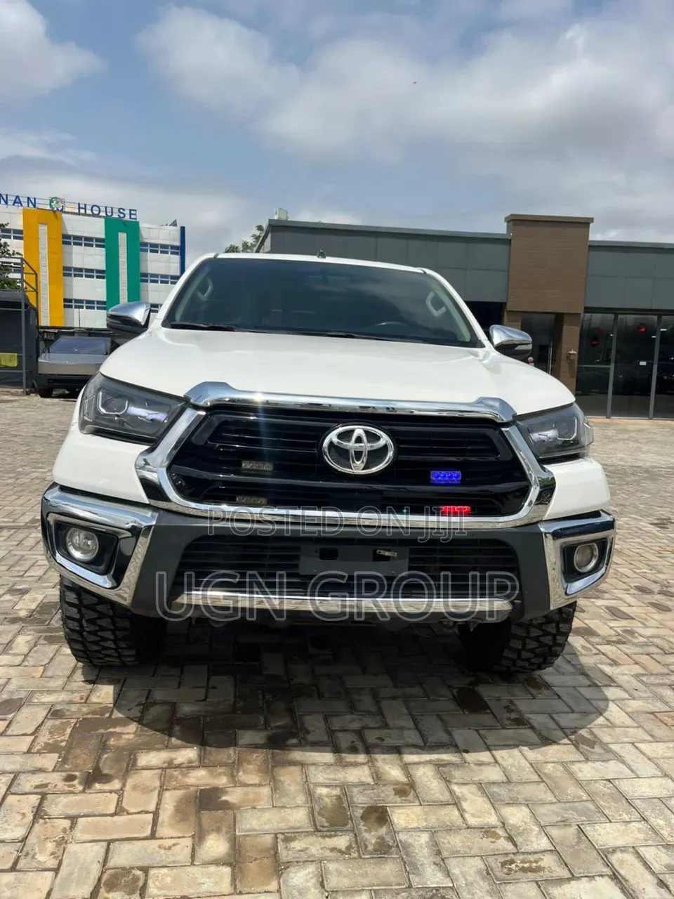 Toyota Hilux 2021 White