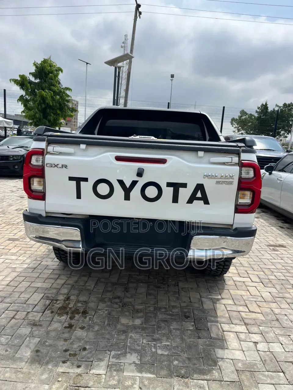 Toyota Hilux 2021 White