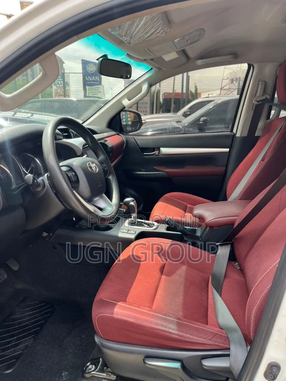 Toyota Hilux 2021 White