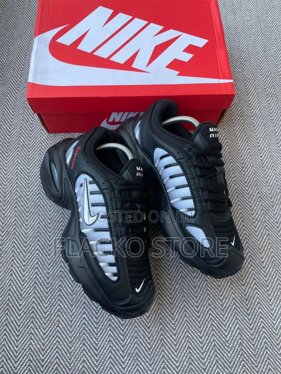 Original Supreme X Nike Air Max Tailwind IV Sneakers