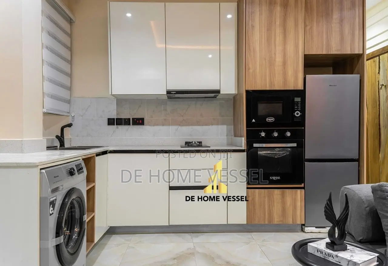 Furnished 1bdrm Apartment in Lekki Phase 1 for sale