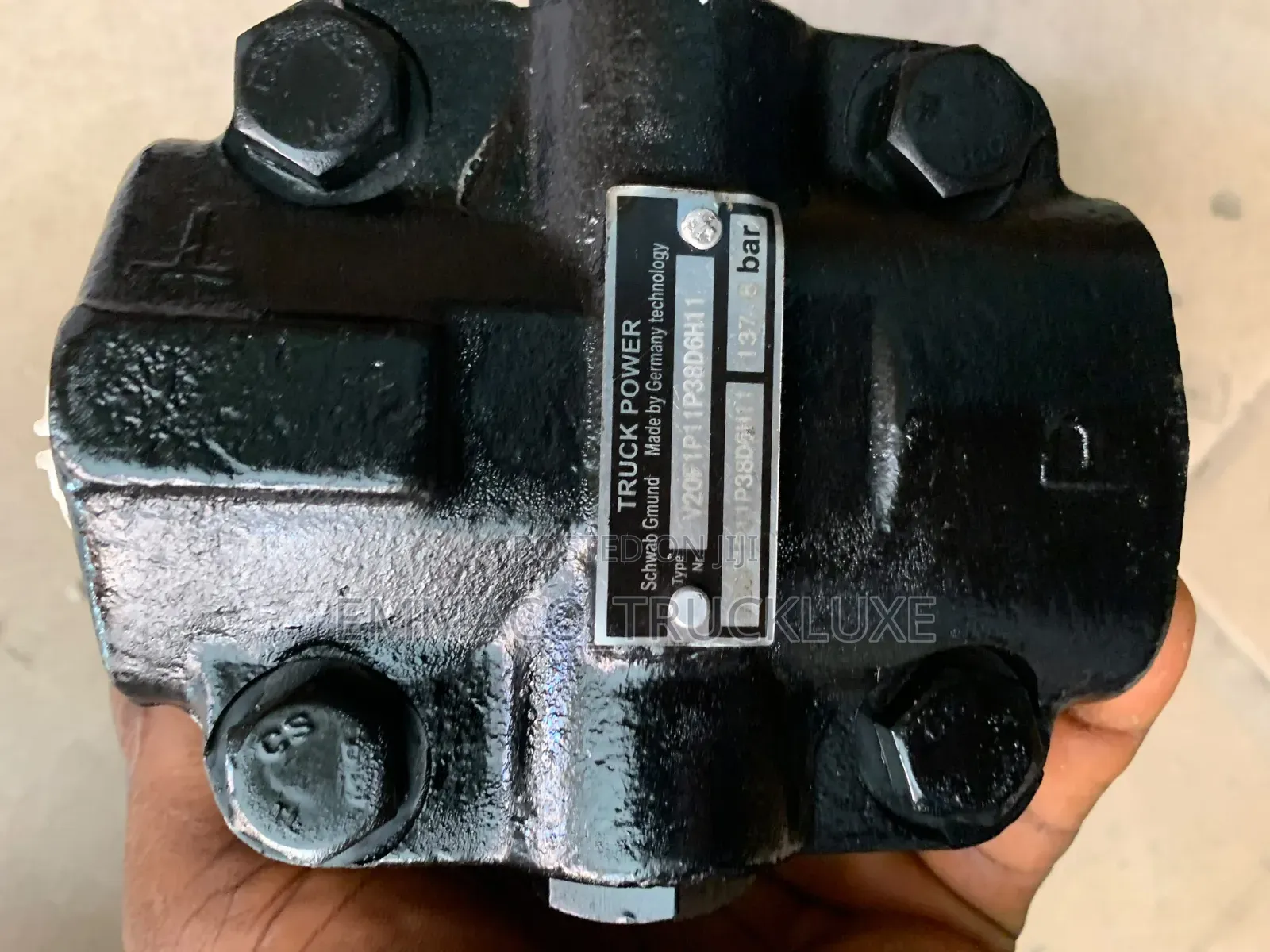 Power Steering Pump Mack V20