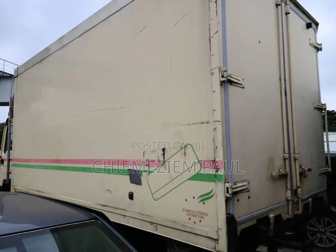 Direct Belgium 10 Tons Man Diesel Cooling Van