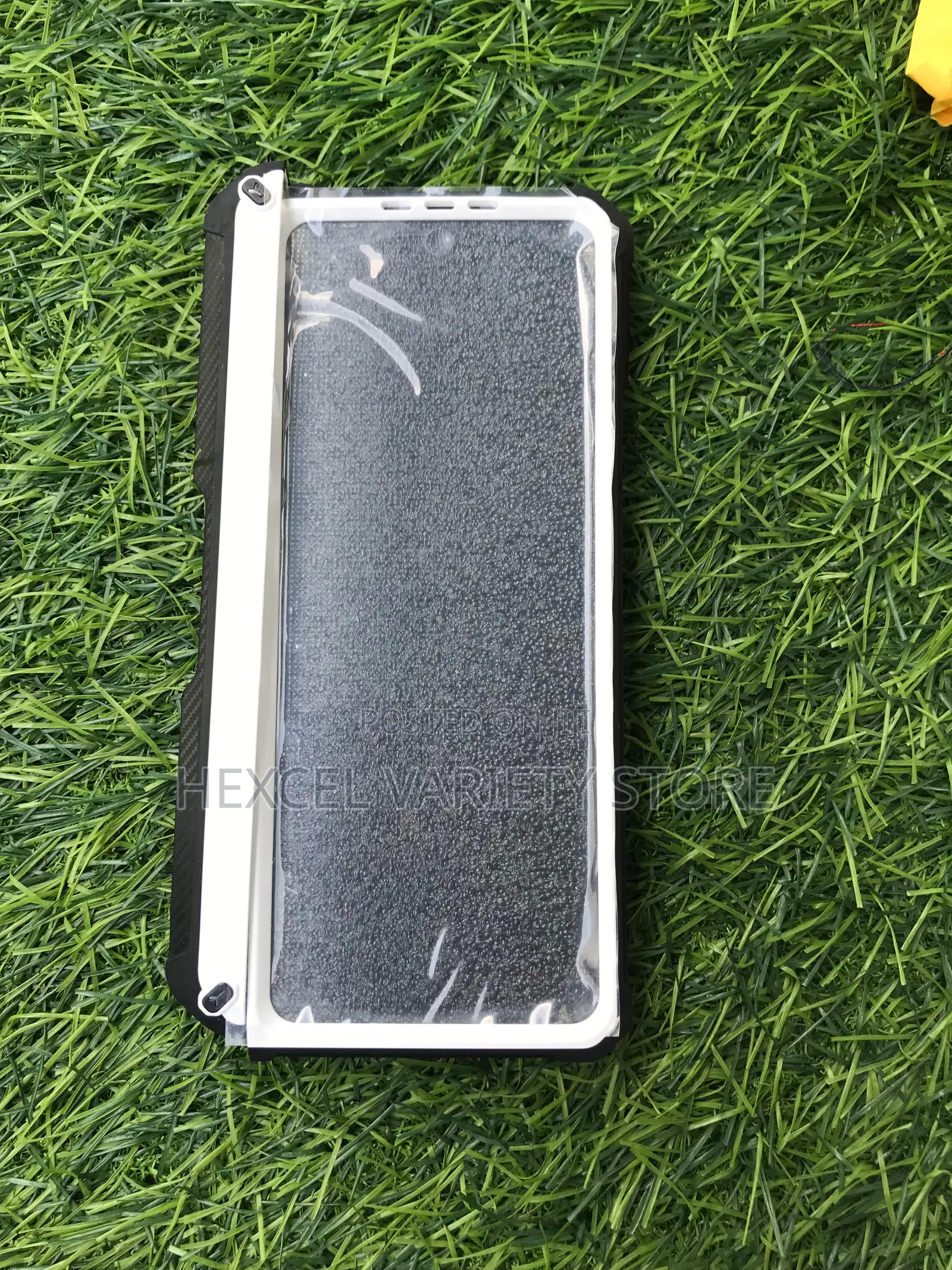 Original Samsung Pouch + Screen Protector