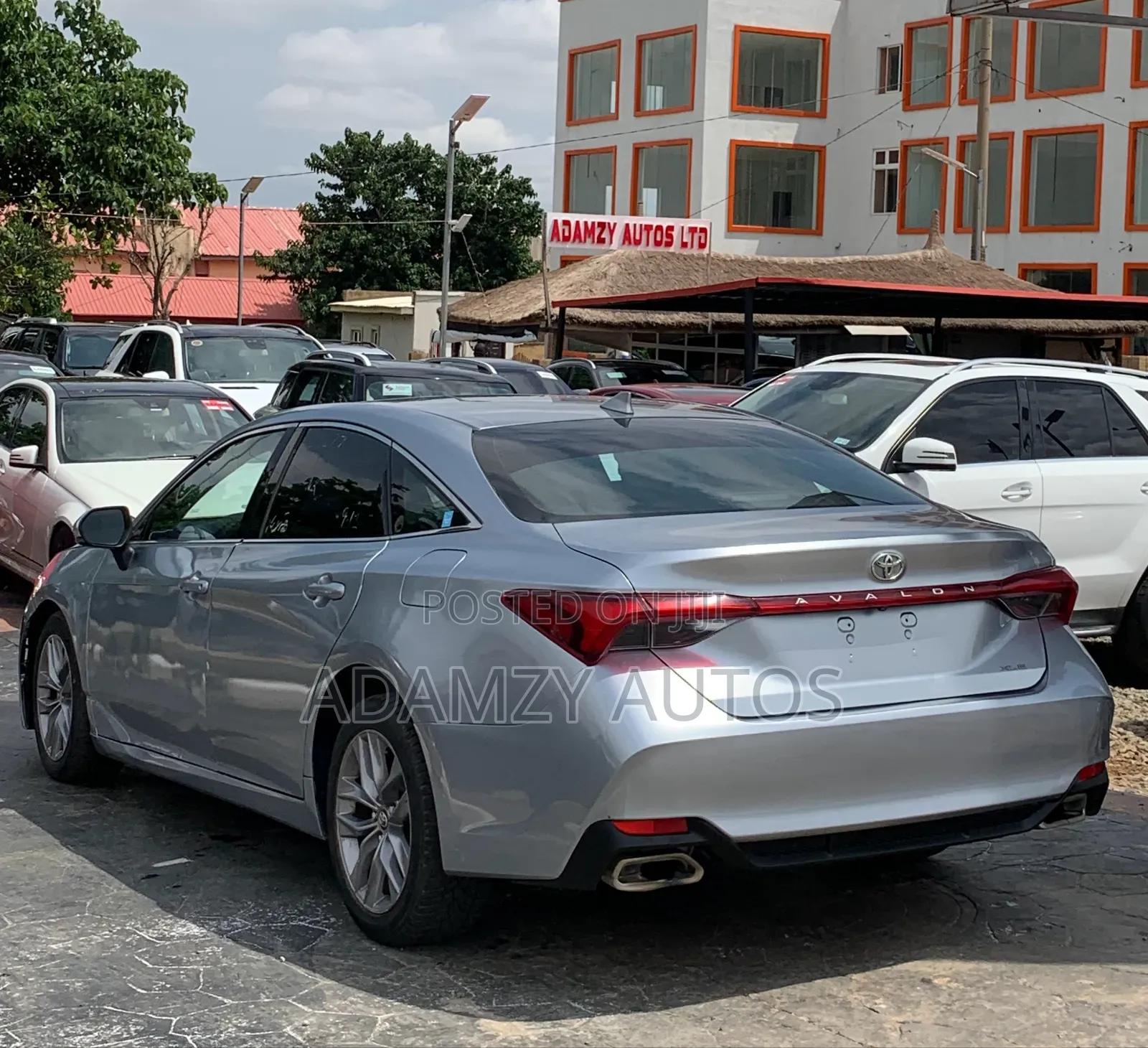 Toyota Avalon 2020 Blue
