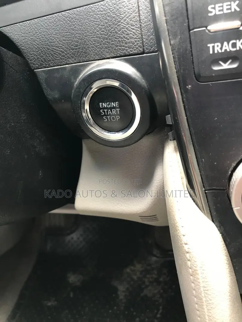 Toyota Camry XLE V6 4dr Sedan (3.5L 6cyl 6A) 2013 Gray