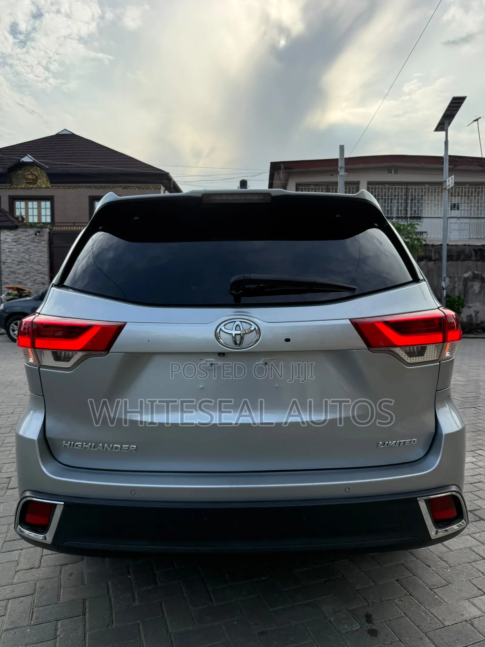 Toyota Highlander Limited Platinum 4x4 V6 (3.5L 6cyl 8A) 2017 Silver