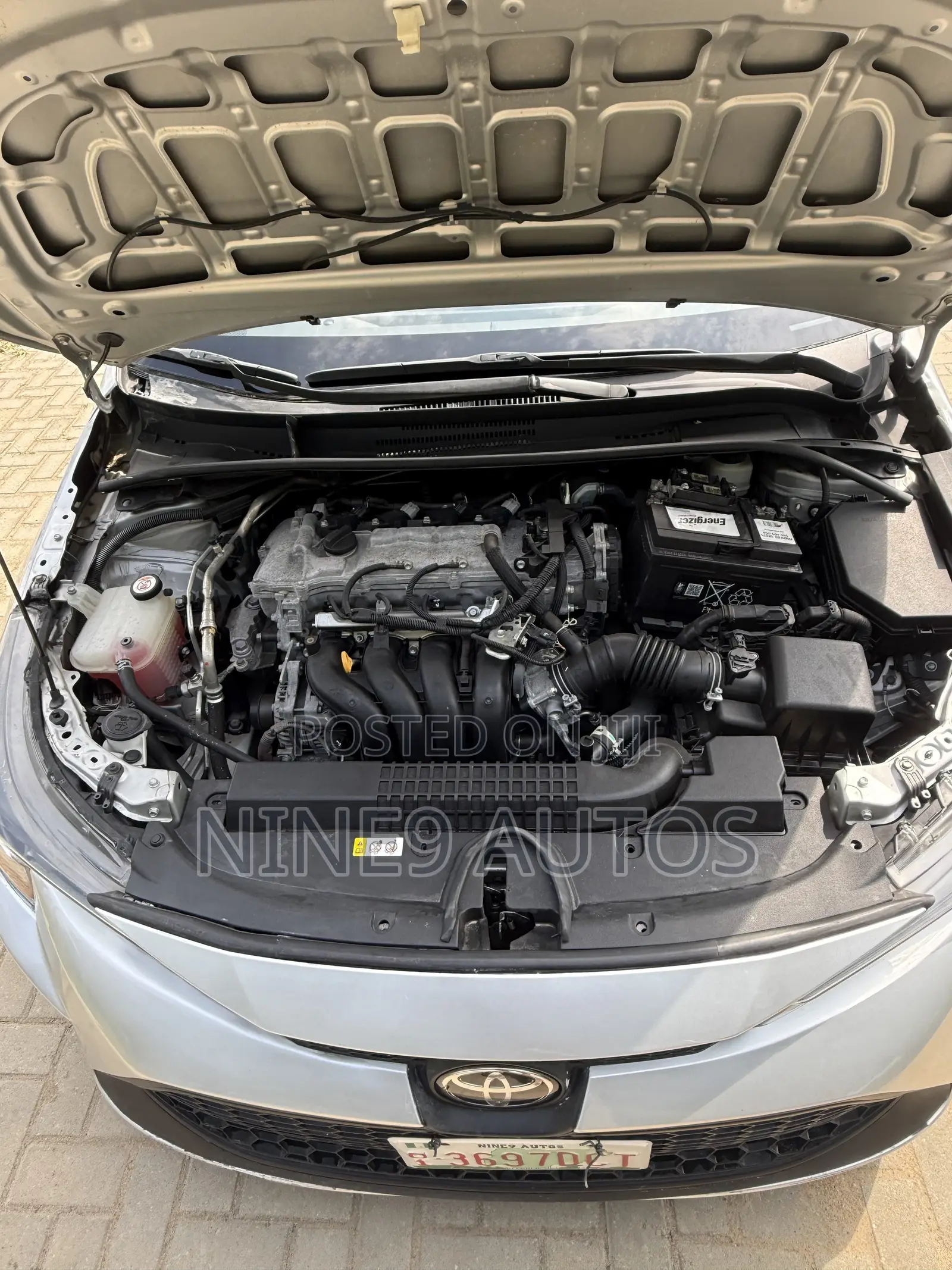 Toyota Corolla LE 2021 Silver