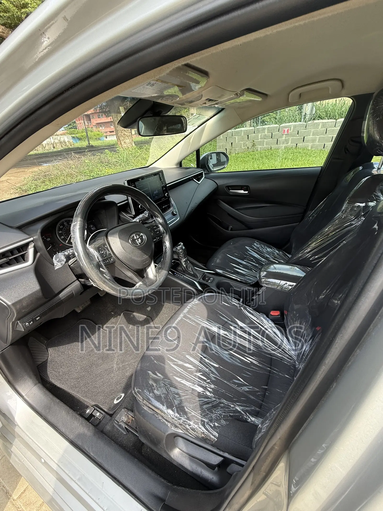 Toyota Corolla LE 2021 Silver