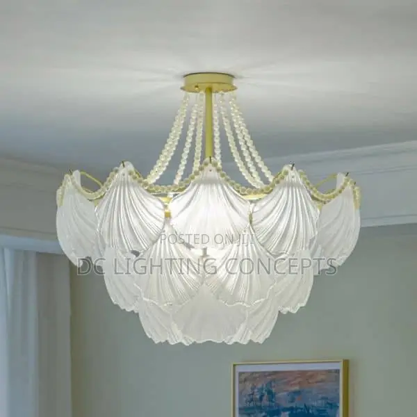 Nordic Shell Shape White Glass Hanging Pendant Chandelier for Hotel.