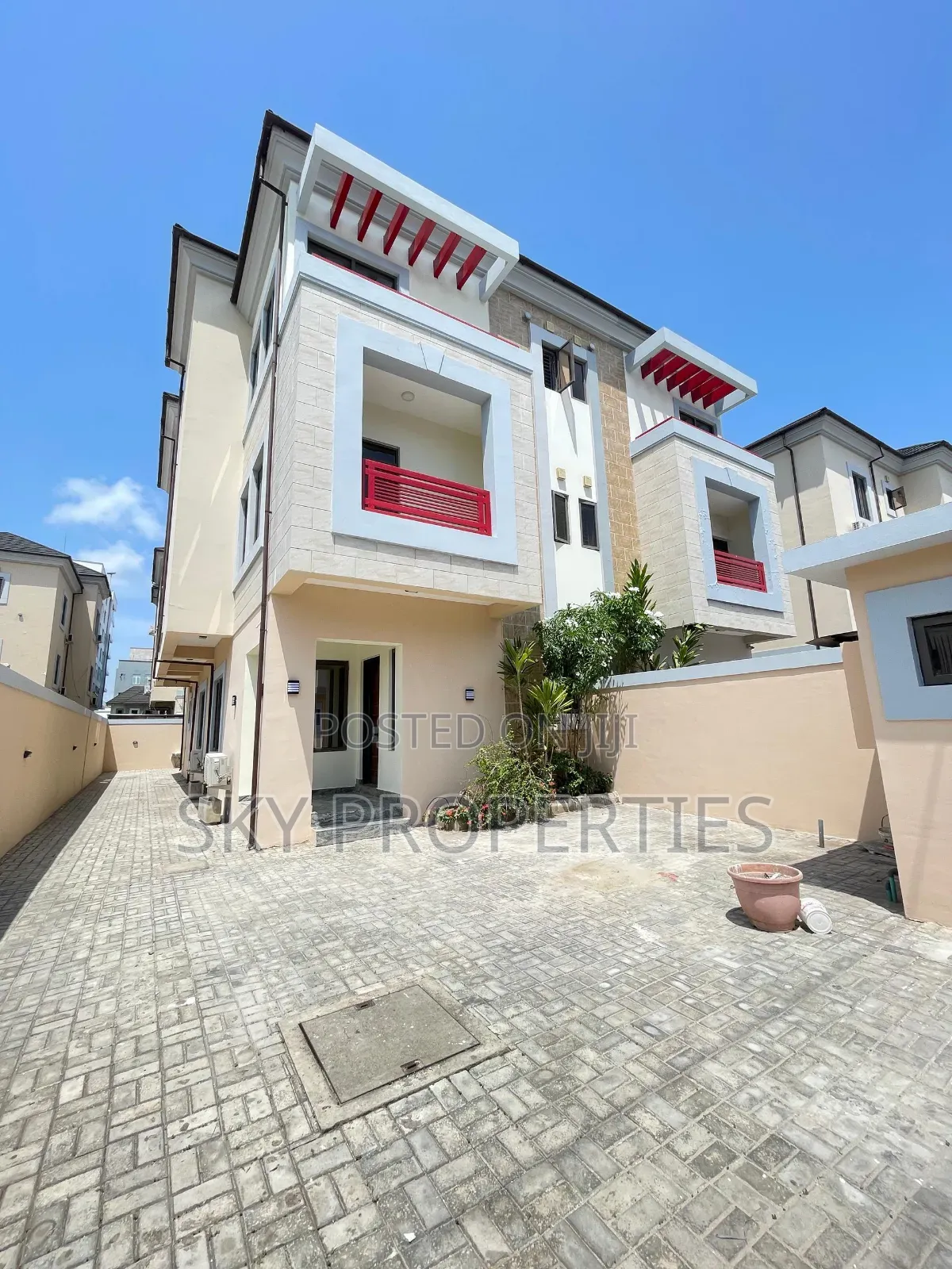 5bdrm Duplex in Onikoyi for rent