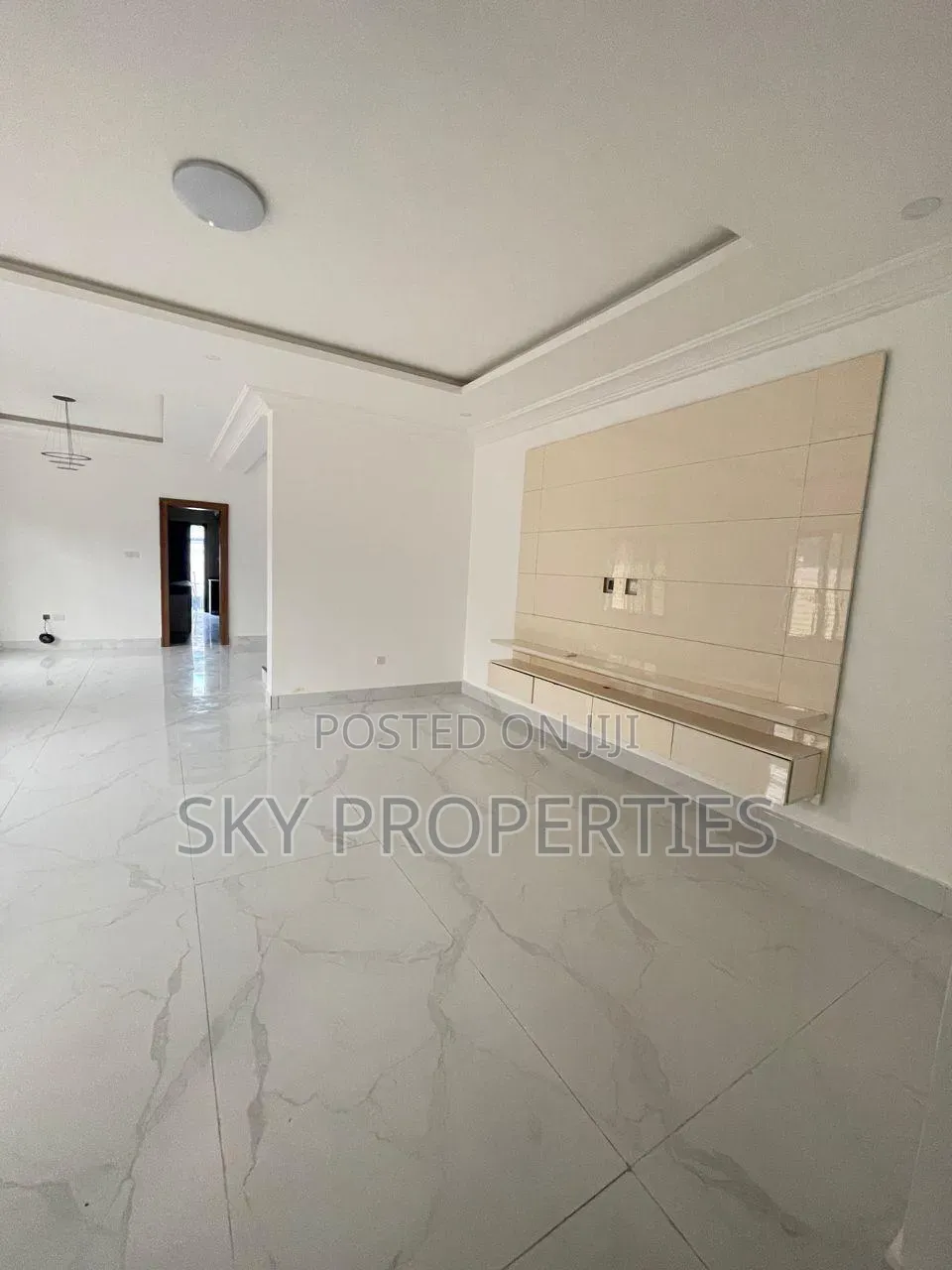 5bdrm Duplex in Onikoyi for rent