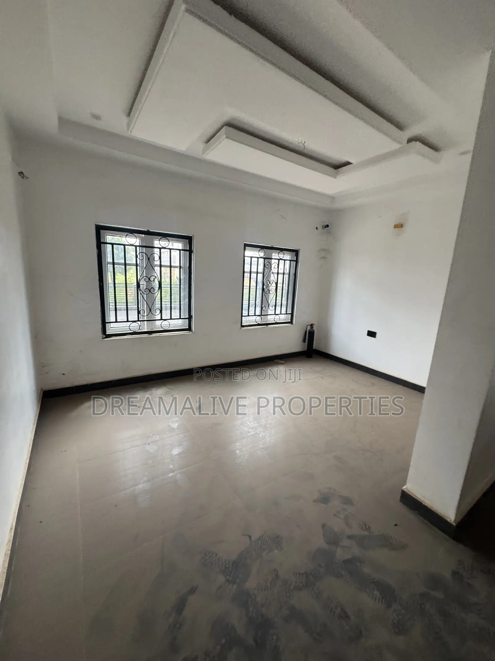4bdrm Duplex in Life Camp for sale