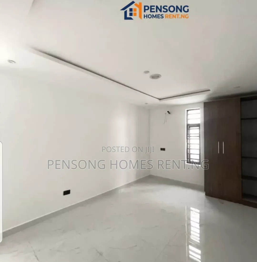 2bdrm Apartment in Chevron Toll Gate, Lekki Expressway for rent
