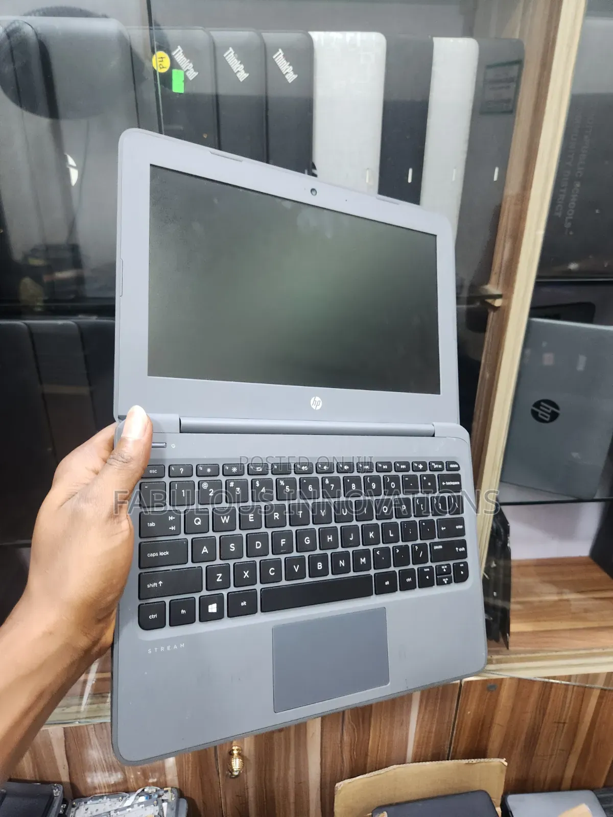 Laptop HP Stream 11 Pro G4 EE 4GB Intel Pentium SSD 60GB