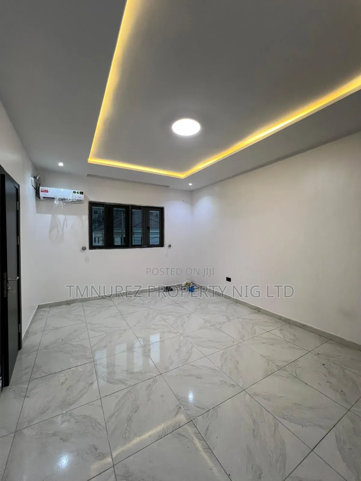 3bdrm Apartment in Lekki Phase 1 for rent