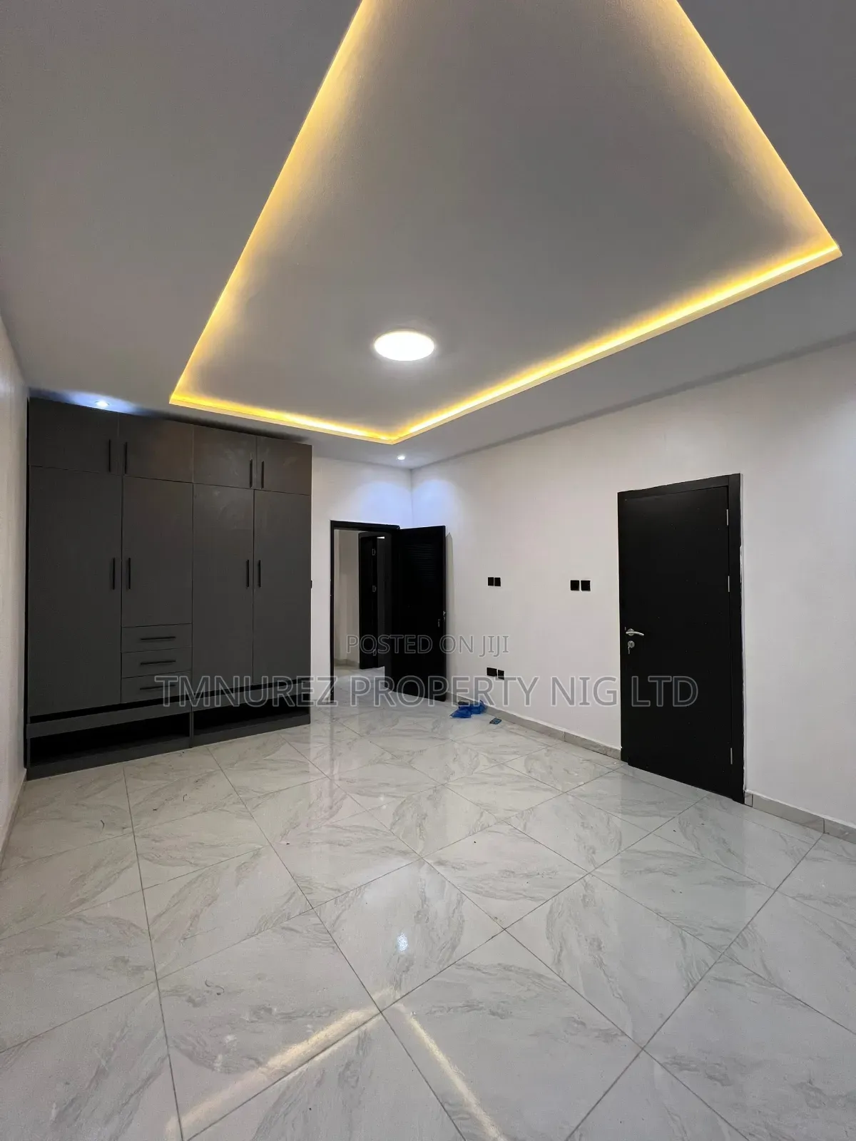 3bdrm Apartment in Lekki Phase 1 for rent