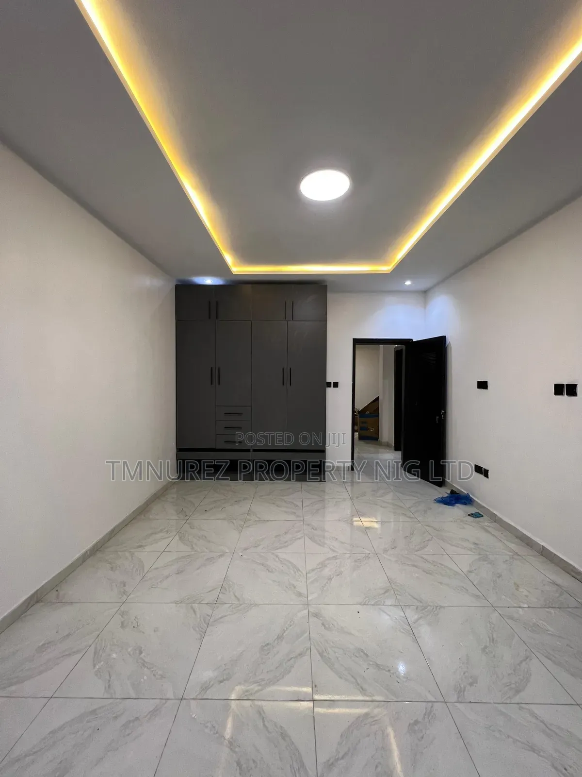 3bdrm Apartment in Lekki Phase 1 for rent