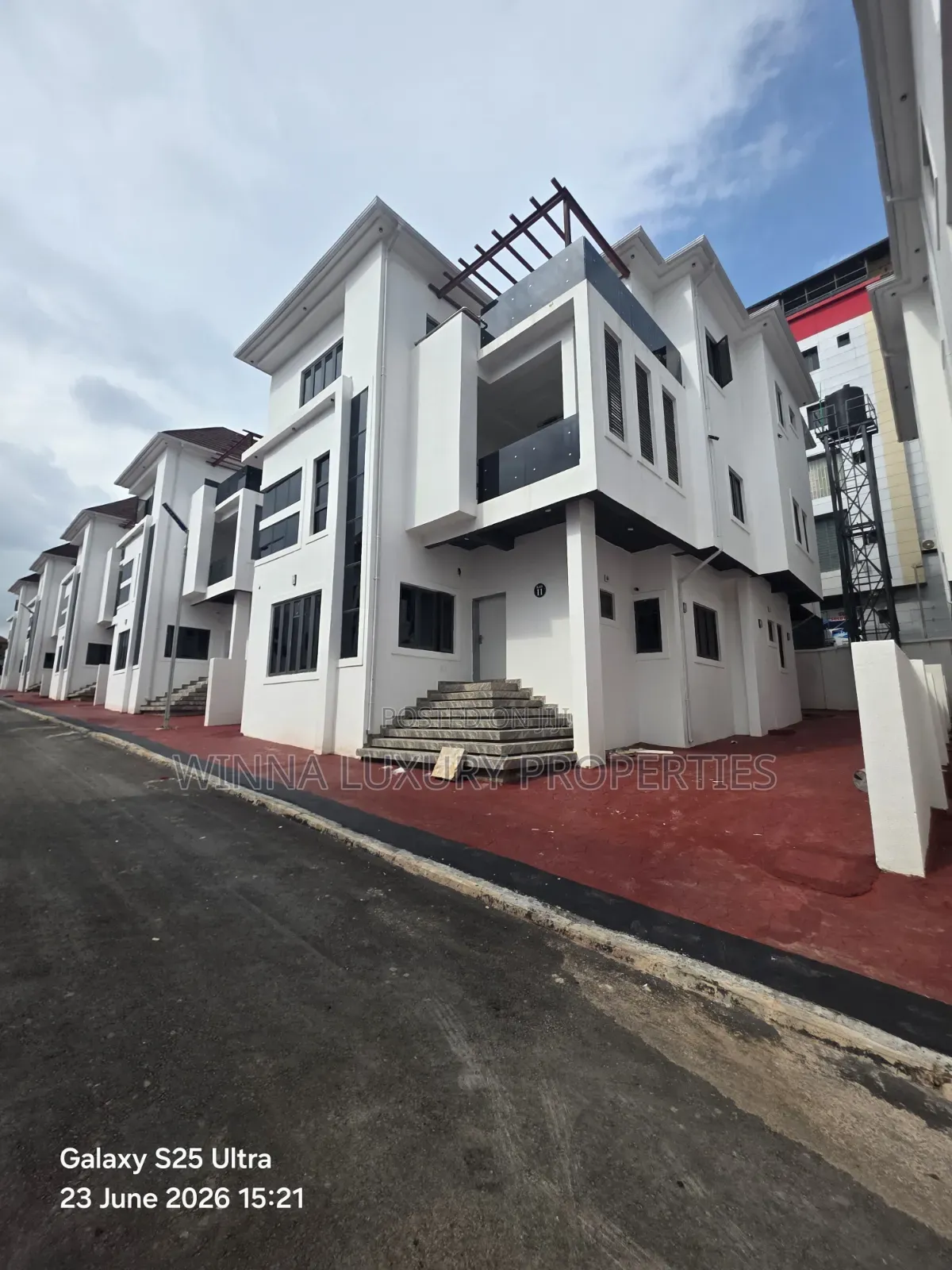 6bdrm Duplex in Guzape for sale