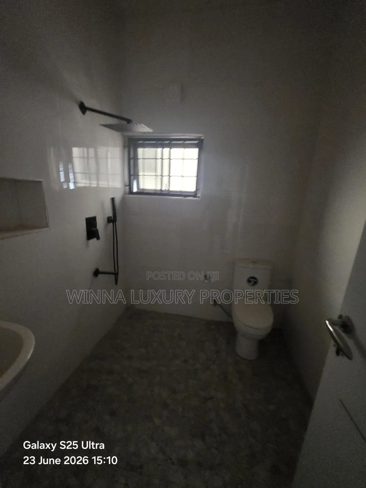 6bdrm Duplex in Guzape for sale